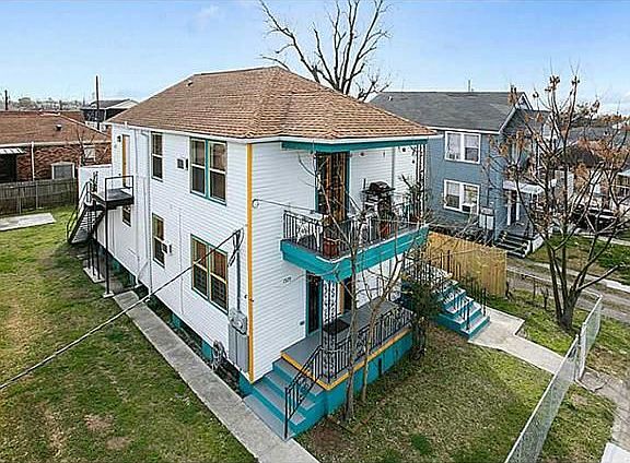 2nd image of 1527 Congress St
