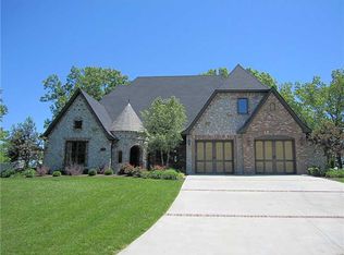 11933 Beau Chalet Dr, Bentonville, AR 72712