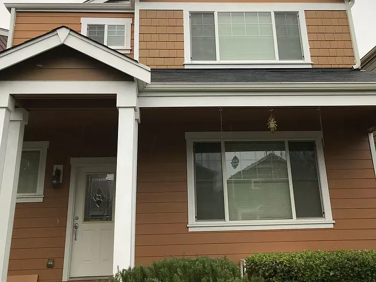 7604 Kodiak Ave NE — Photo 1