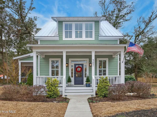 307 Fire Fly Lane, Southport, NC 28461
