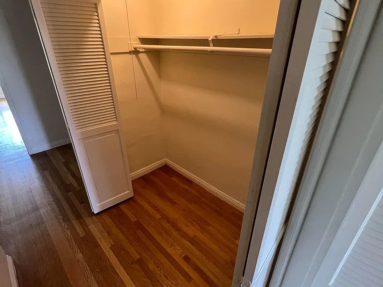 1226 S Longwood Ave #1226 — Photo 29