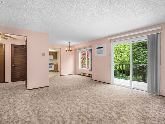 5th image of 10980 SW Meadowbrook Dr Unit 3