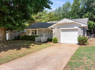 505 Meadow Lake Dr, Edmond, OK 73003