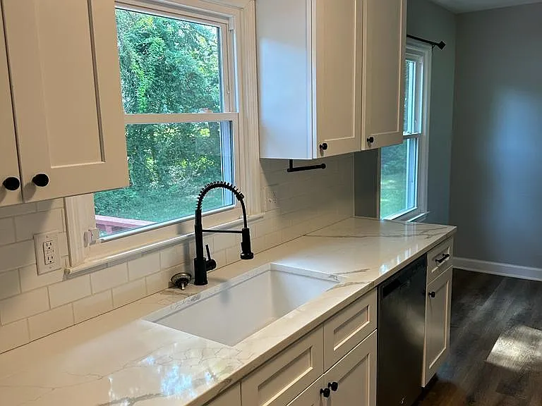 9818 Valley Rd — Photo 6