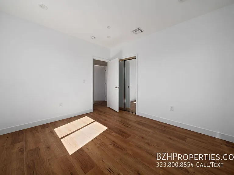 6338 Beck Ave #1/2 — Photo 17