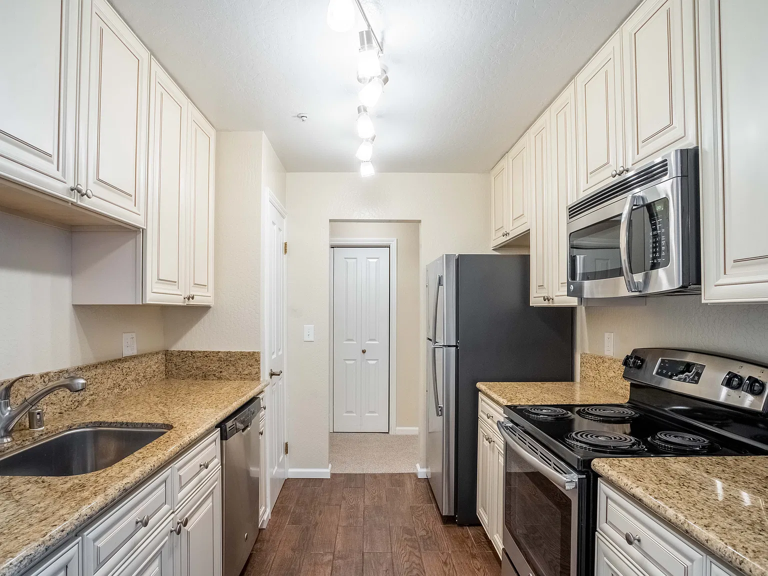 736 Walnut — Photo 1