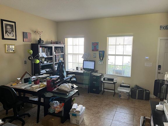 3rd image of 6216 Sunset Isle Dr