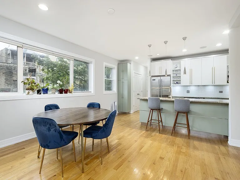 821 W Roscoe St #1 — Photo 132
