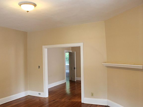 3rd image of 432 Oldham Ave