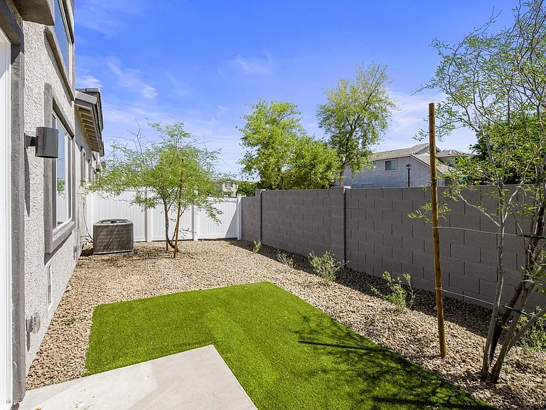 LINQ at South Mountain — Photo 10