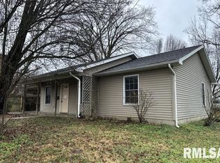 207 E 5th St, Johnston City, IL 62951