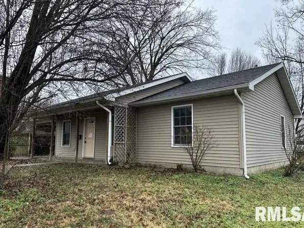 207 E 5th St, Johnston City, IL 62951