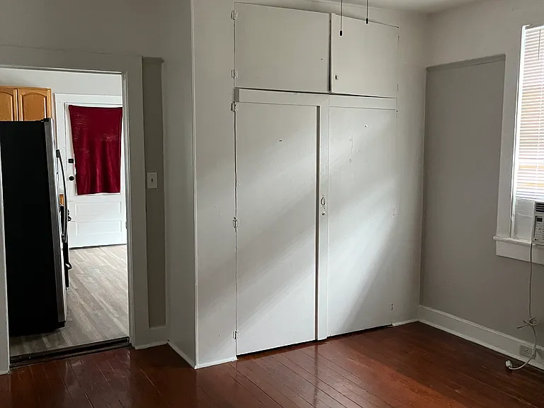 4649 Clara St — Photo 7