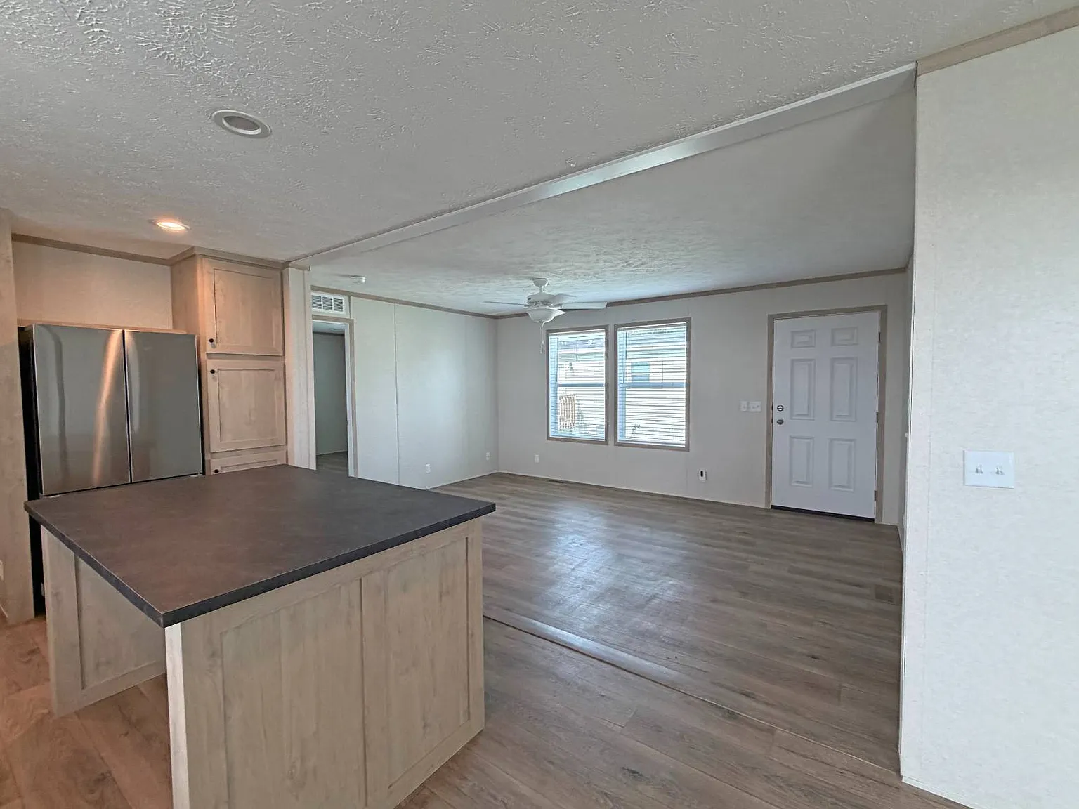 3 bed, 2.0 bath, 1250 sqft, $1,700 — Photo 4