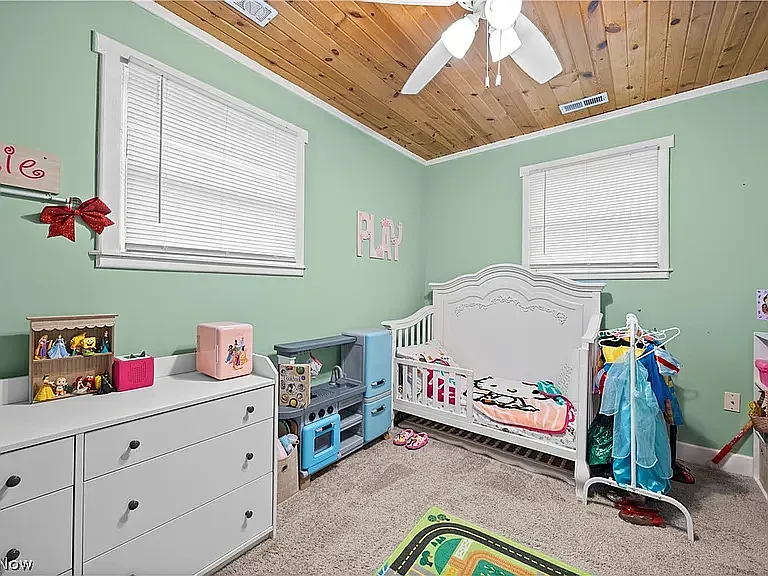 4556 Hawthorne Ave — Photo 17