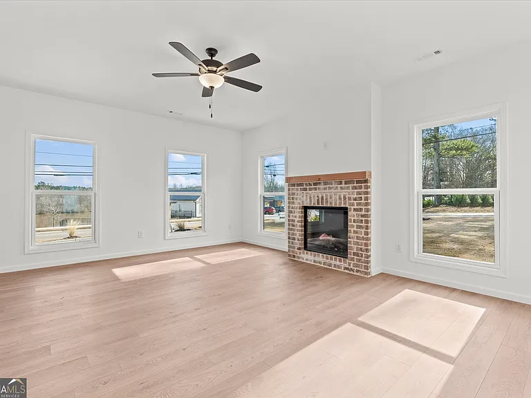 101 Carroll Cir — Photo 11