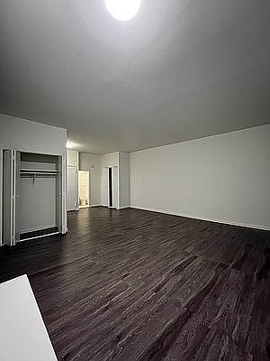 3rd image of 88 Fulton St #112A