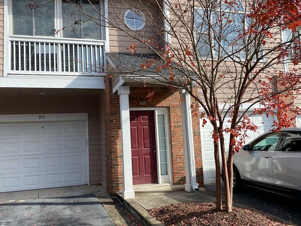 1st image of 909 Vinings Forest Ln SE