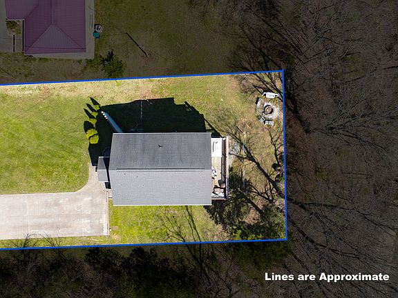 4th image of 364 Twin Rivers Dr