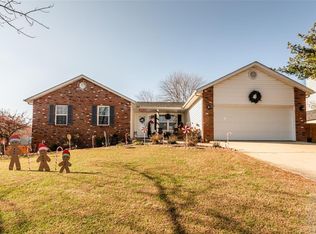 1401 Amberleaf Ct, O'Fallon, IL 62269