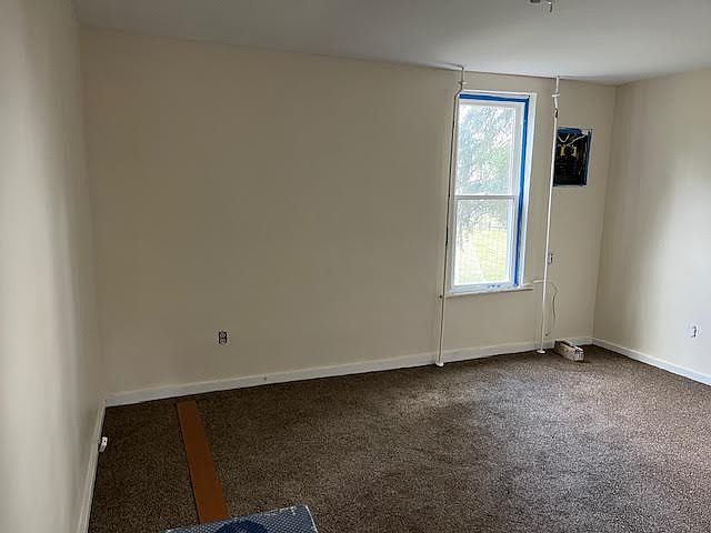 bedroom. new carpet