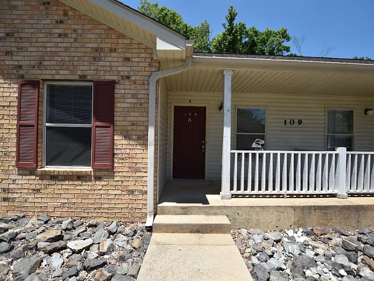 102-110 Shady Way — Photo 16
