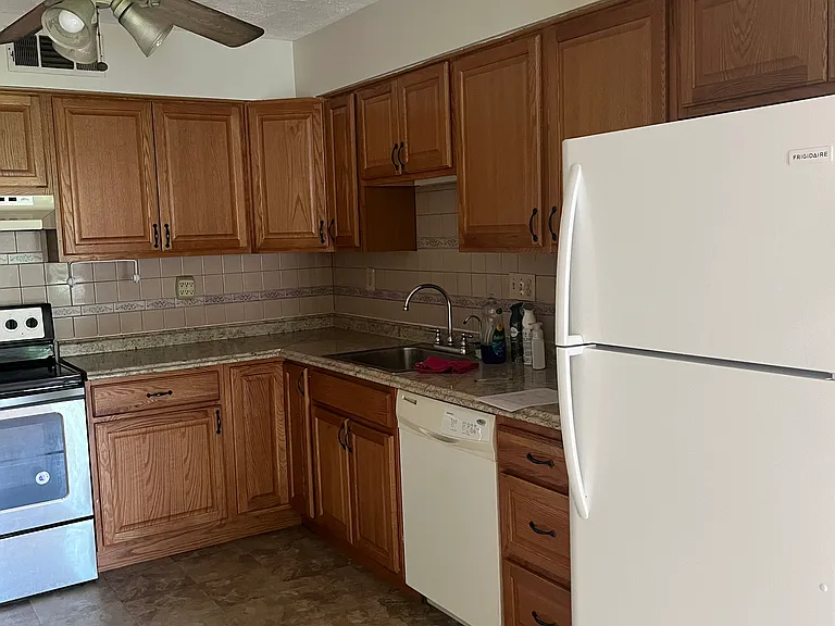 5B Spyglass Hl — Photo 2