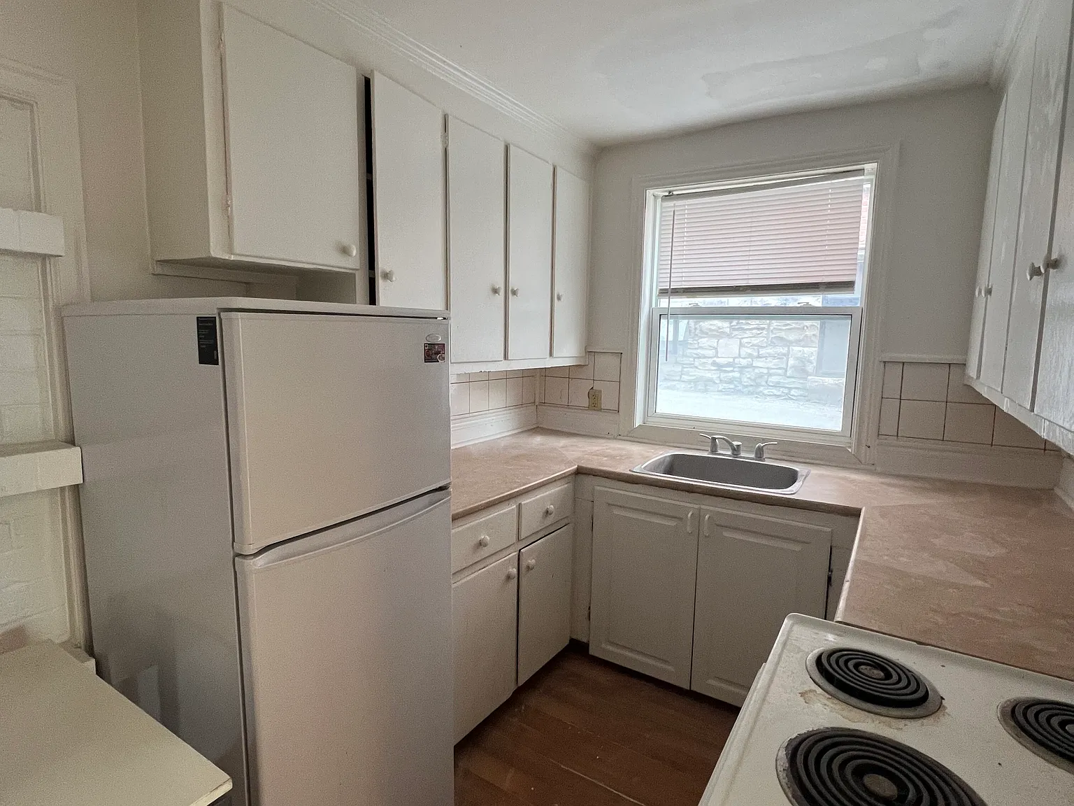 196 Waverley Street — Photo 2