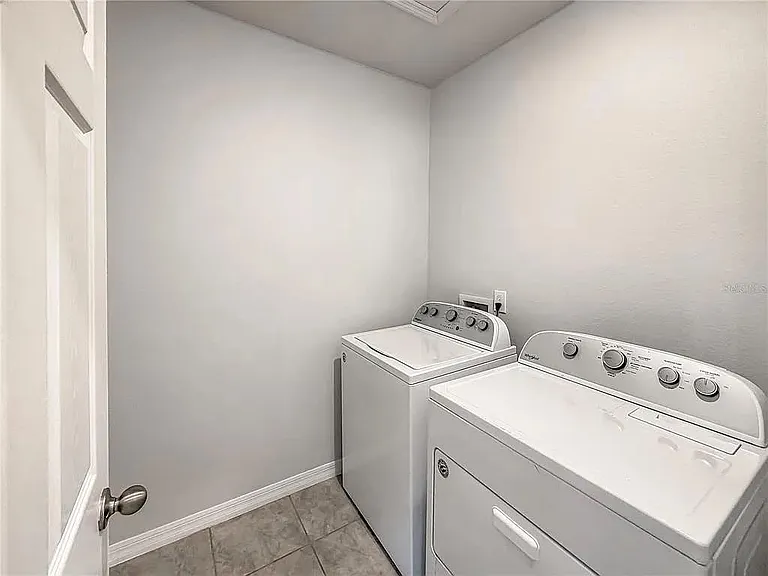 864 Teton St — Photo 7