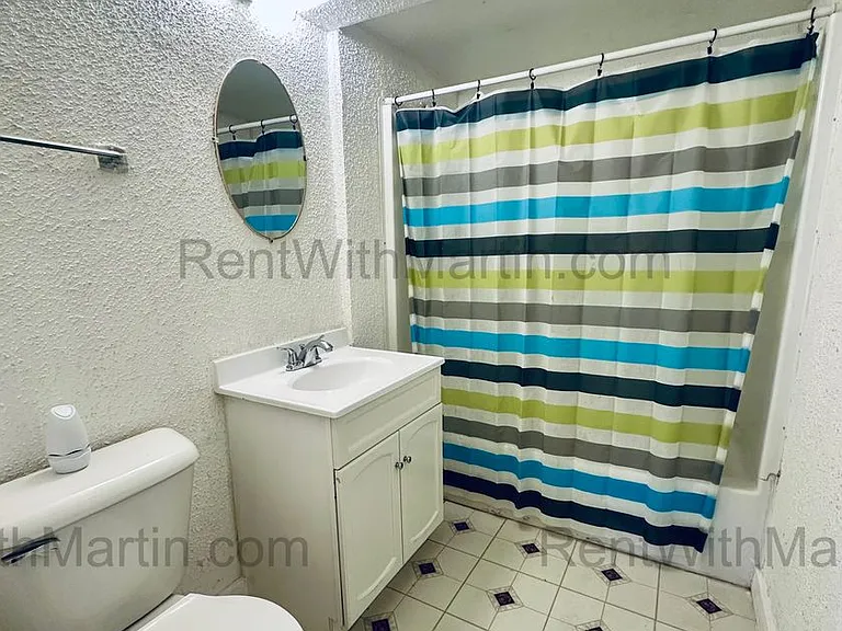 820 W 2nd St — Photo 14