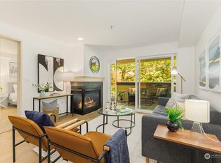 3919 Latona Ave NE APT 302, Seattle, WA