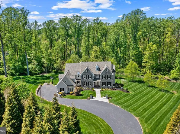 2207 White Horse Rd, Berwyn, PA 19312