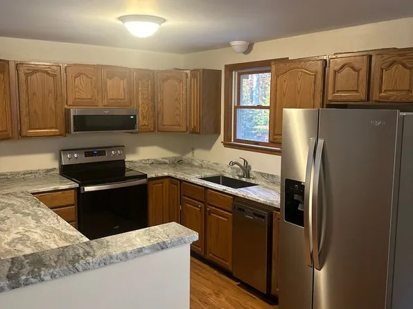 100 New Garden Rd, Wolfeboro, NH 03894