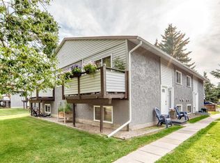 109 N Stanley Ave #B, Okotoks, AB T1S1H8