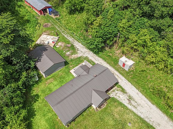 3rd image of 90 Trevor Ln