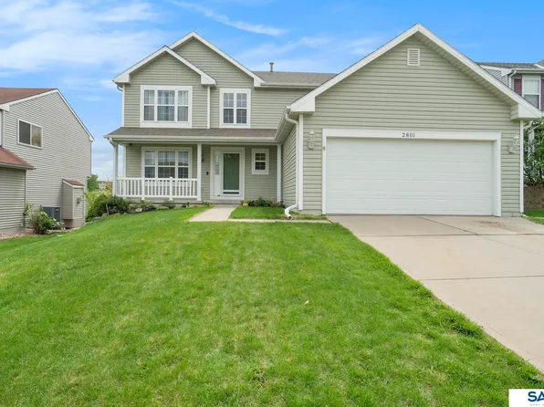2801 Arrowhead Ln, Bellevue, NE 68123