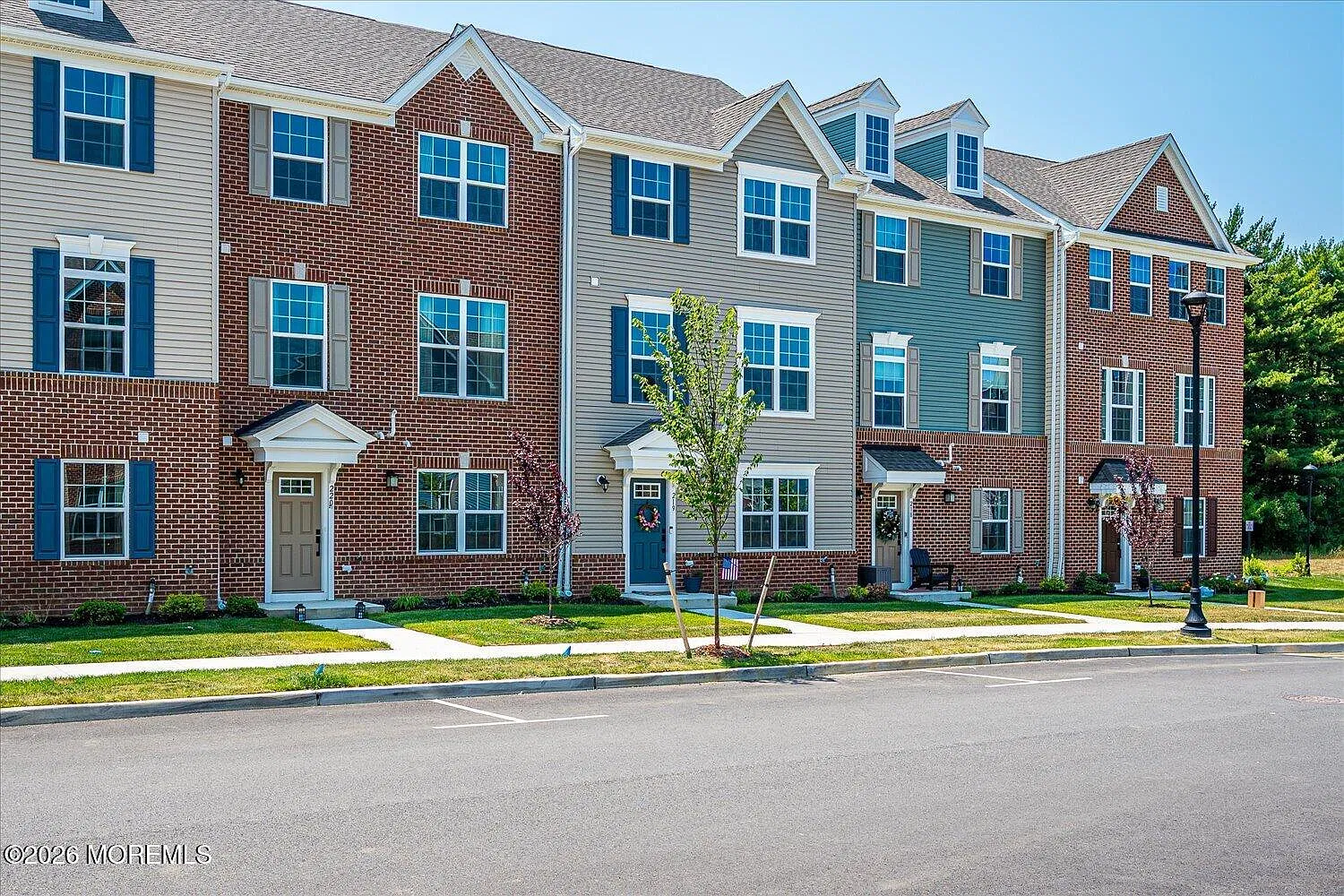 3 bed, 4.0 bath, 1914 sqft, $4,500 — Photo 3