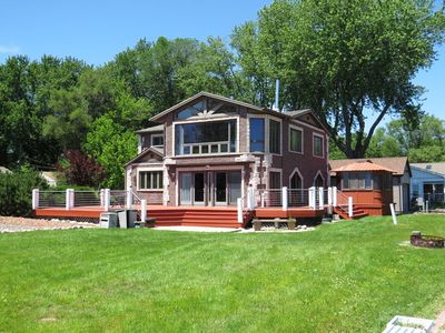 5202 N Lake St, McHenry, IL, 60050