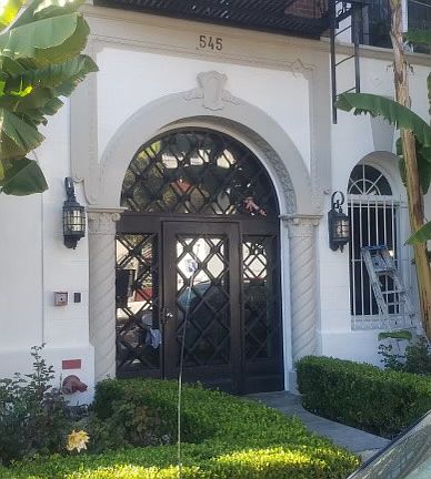 3rd image of 545 S Hobart Blvd #0B-1Ba-400Sqft