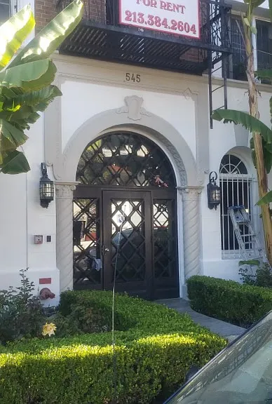 554 S Hobart Blvd #209 — Photo 2