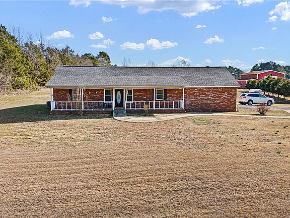 2nd image of 1136 River Rd