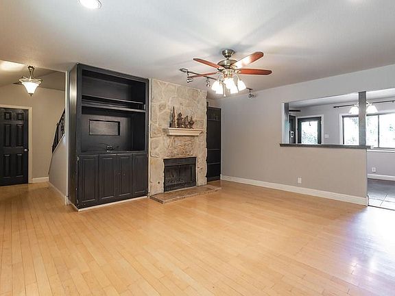 5th image of 4805 Holiday Ln E
