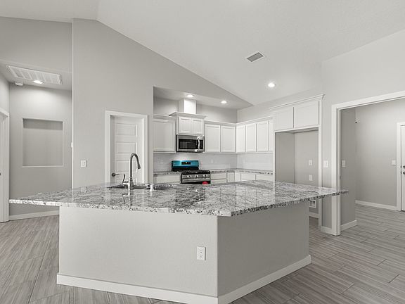 3rd image of 7 Leibel Ct