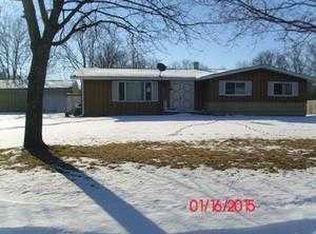 203 Hilltop Rd, Columbus Junction, IA 52738
