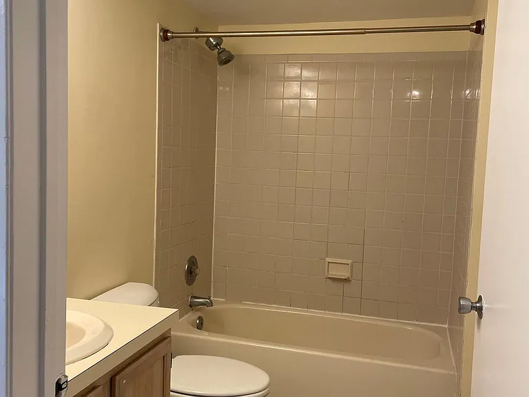 2115 Sayre Dr — Photo 11