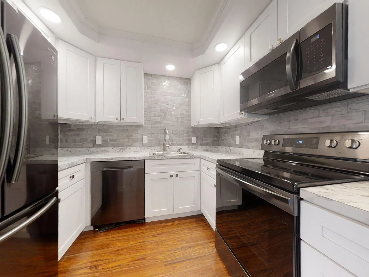 2 bed, 950 sqft, $2,600 — Photo 4
