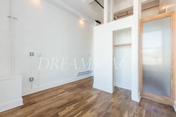 Rented by Dream Space Realty | media 7