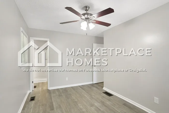 8206 Huntington Dr — Photo 16