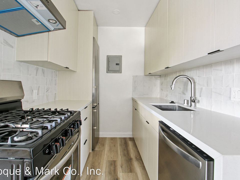 1st image of 300 California Ave #20