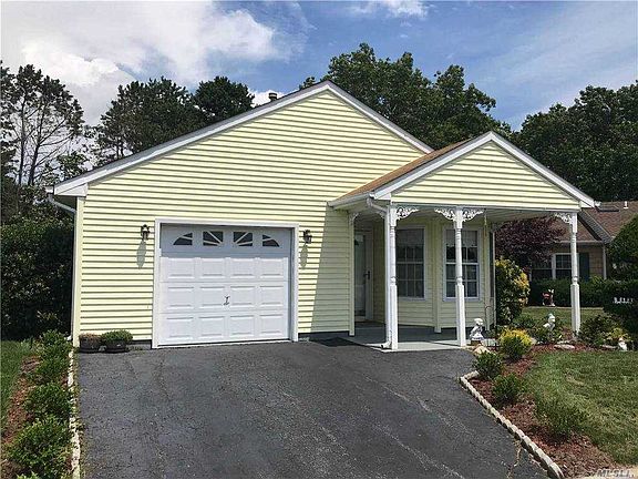 2nd image of 402 Village Cir N